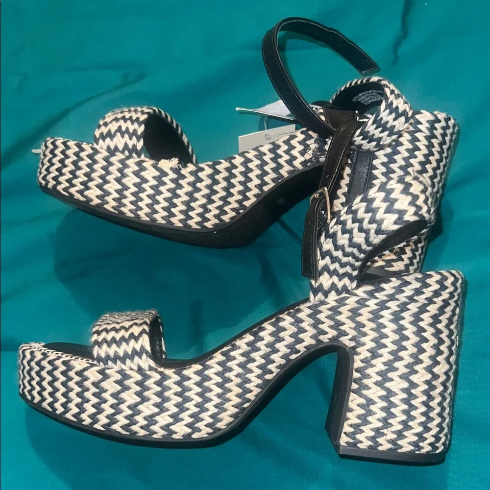 Universal Thread Madeline Woven Platform Sandal Heels. Size 9 1/2.  New with tag